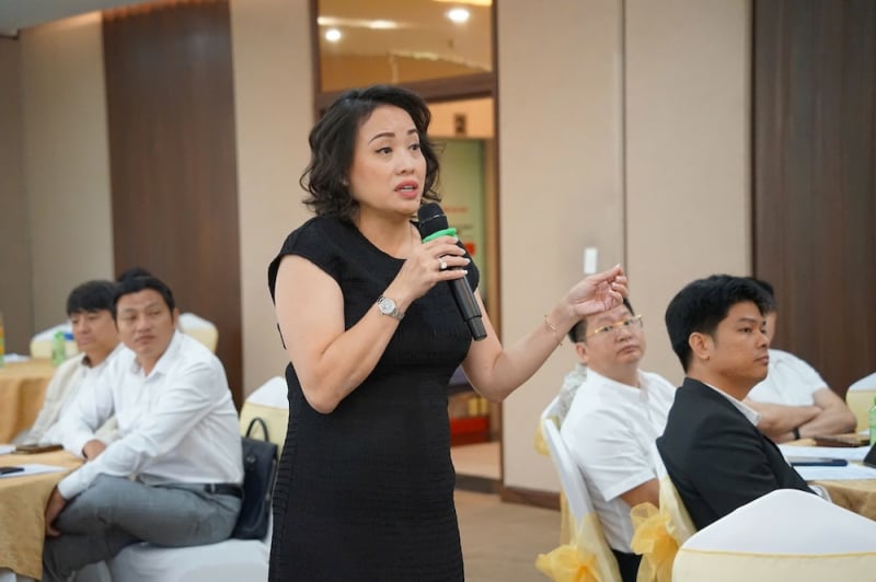 hoi-nghi-dnt-5-1910 Bà Tiêu Yến Trinh, Hội Doanh nhân trẻ TP.HCM đưa ý kiến về các mục tiêu chiến lược, định hướng thời gian tới của Hội