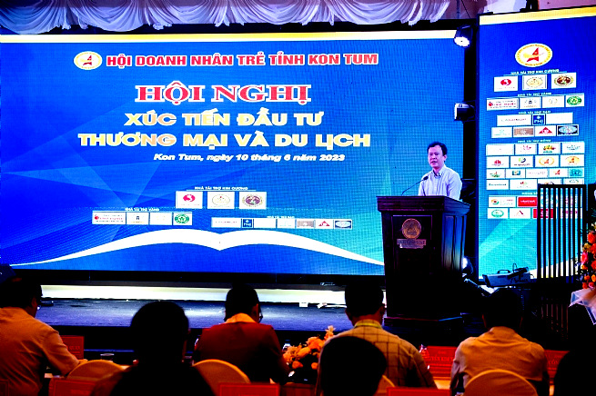 ong-pham-dinh-vu-truong-ban-ke-hoach-tong-hop-vcci-uy-vien-ubtw-hoi-doanh-nhan-tre-viet-nam-phat-bieu-tai-hoi-nghi-001-1728