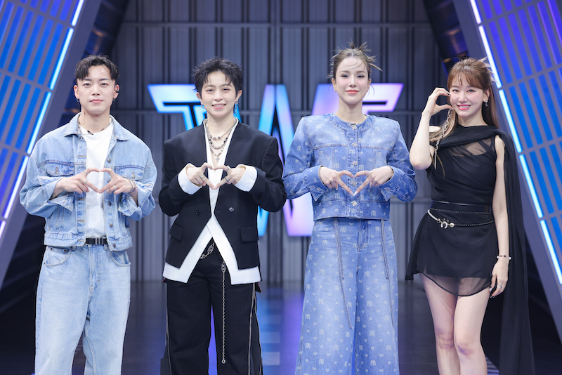 vtr_7412-1151 Các nghệ sĩ tham gia vai trò ban giám khảo