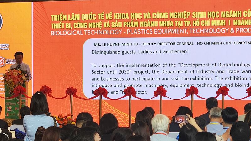 Khai mạc loạt triển lãm VINACHEM EXPO 2024, BIOTECH EXPO, PLASTICS EXPO và LEFOTEX EXPO