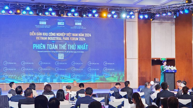 Diễn đàn khu công nghiệp Việt Nam năm 2024: Khẳng định vị trí quan trọng trong phát triển kinh tế và chuyển đổi xanh
