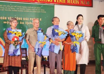Ra mắt sách “Đoàn Văn công Giải phóng R – Một dấu ấn lịch sử”