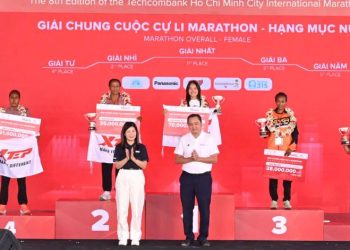 Phạm Thị Hồng Lệ giành giải nhất chung cuộc cự ly Marathon