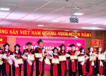 Gần 3 năm nỗ lực đổi lấy ngày hái quả ngọt của hơn 1.000 sinh viên HCE