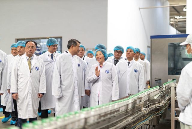 Vinamilk giữ niềm tin người tiêu dùng qua chiến lược nâng chuẩn